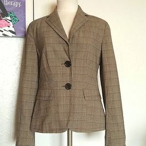 Tan tweed suit jacket